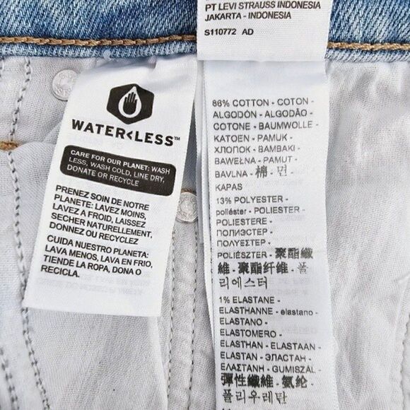 New! Levi's Silvertab High Waisted Mom Jean Distressed Tapered Leg Jeans - Picture 13 of 14